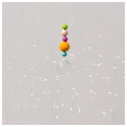 Prisme attrape soleil  en bois , feutre de laine  et verre