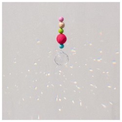 Prisme attrape soleil  en bois , feutre de laine  et verre